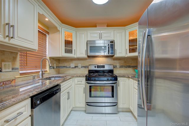 41 Beechwood Avenue House, Mount Vernon, NY 10553