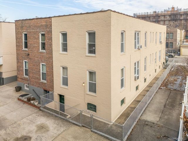 2120 22nd Road, Astoria, NY 11105