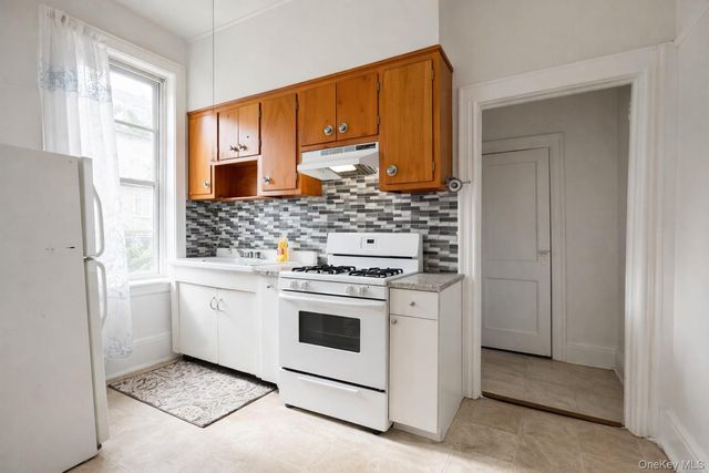 2120 22nd Road, Astoria, NY 11105