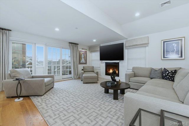 97 Wisconsin Street, Long Beach, NY 11561