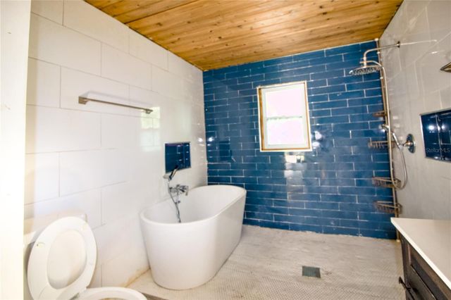 501 ROSE AVENUE, Fruitland Park, FL 34731