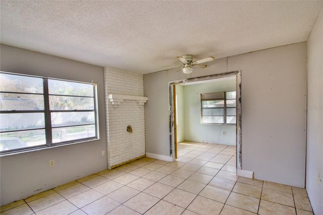 501 ROSE AVENUE, Fruitland Park, FL 34731