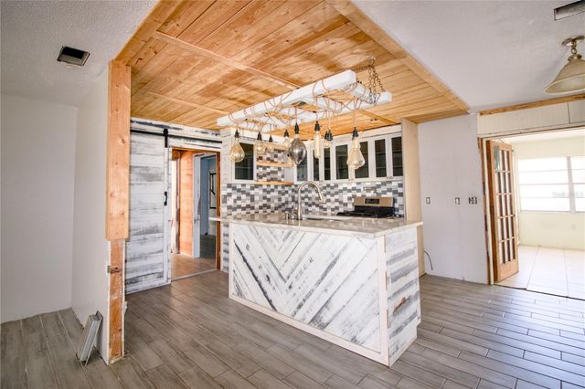 501 ROSE AVENUE, Fruitland Park, FL 34731