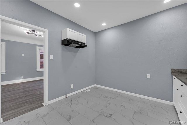 16148 ROSELAWN Street, Detroit, MI 48221