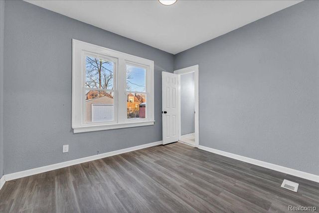 16148 ROSELAWN Street, Detroit, MI 48221