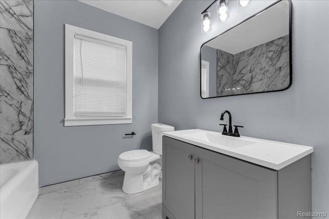 16148 ROSELAWN Street, Detroit, MI 48221