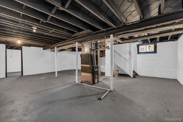 16148 ROSELAWN Street, Detroit, MI 48221