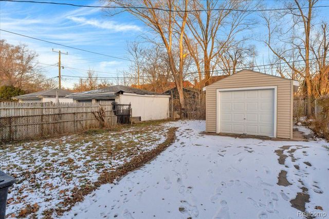 16148 ROSELAWN Street, Detroit, MI 48221