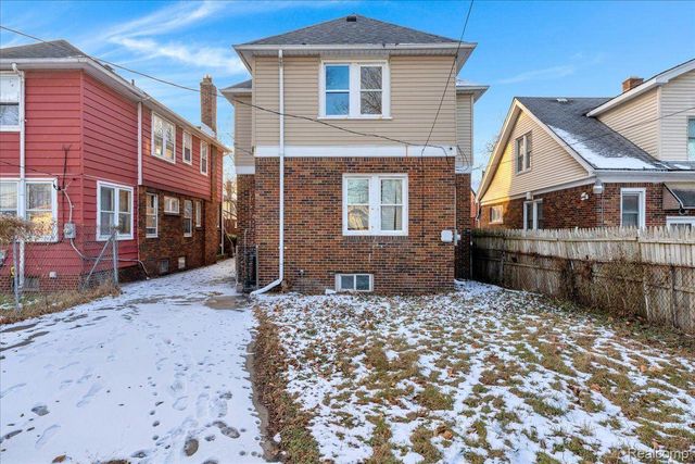 16148 ROSELAWN Street, Detroit, MI 48221