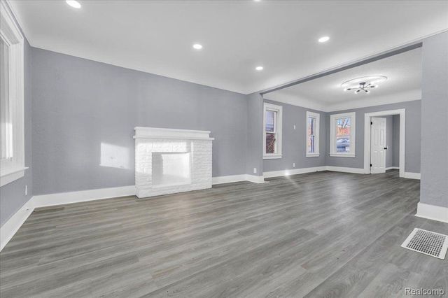 16148 ROSELAWN Street, Detroit, MI 48221