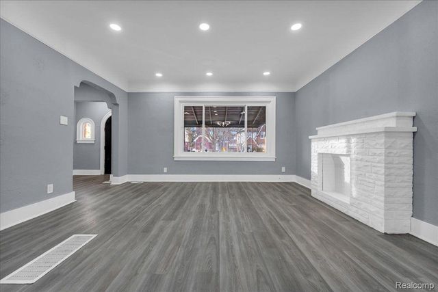 16148 ROSELAWN Street, Detroit, MI 48221