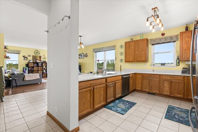739 Bonaventure Drive, Oswego, IL 60543