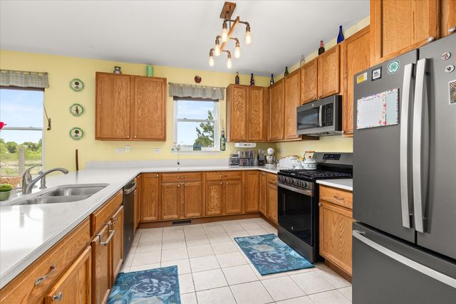 739 Bonaventure Drive, Oswego, IL 60543