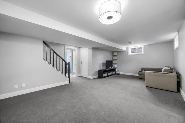 2241 Linden Drive SE, Cedar Rapids, IA 52403