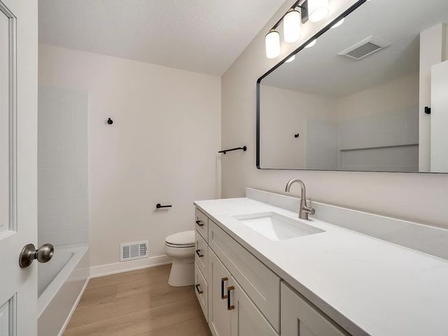 7783 Kingsview Lane N, Maple Grove, MN 55311