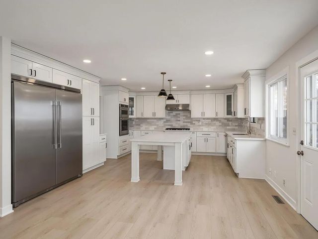 7783 Kingsview Lane N, Maple Grove, MN 55311