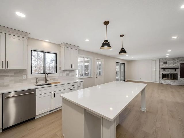 7783 Kingsview Lane N, Maple Grove, MN 55311