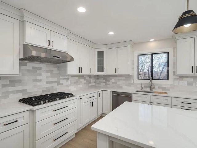 7783 Kingsview Lane N, Maple Grove, MN 55311