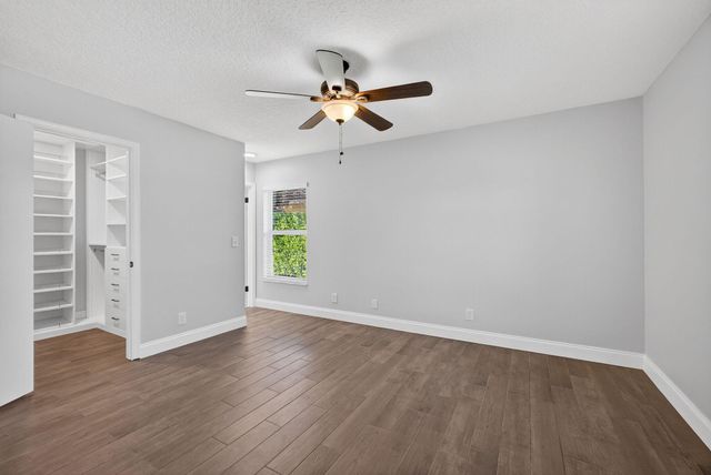 18942 SE Hillcrest Drive, Jupiter, FL 33469