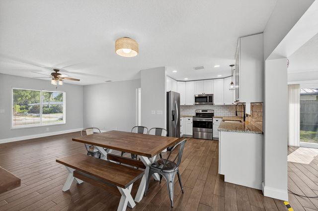 18942 SE Hillcrest Drive, Jupiter, FL 33469