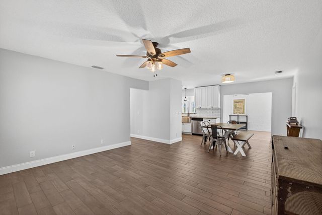 18942 SE Hillcrest Drive, Jupiter, FL 33469