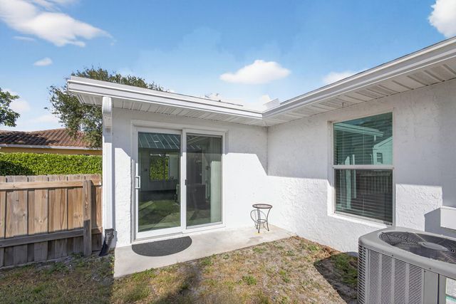 18942 SE Hillcrest Drive, Jupiter, FL 33469