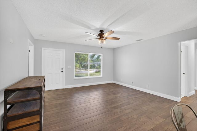 18942 SE Hillcrest Drive, Jupiter, FL 33469