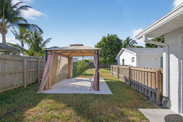 18942 SE Hillcrest Drive, Jupiter, FL 33469