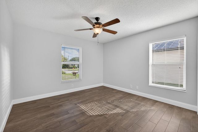 18942 SE Hillcrest Drive, Jupiter, FL 33469