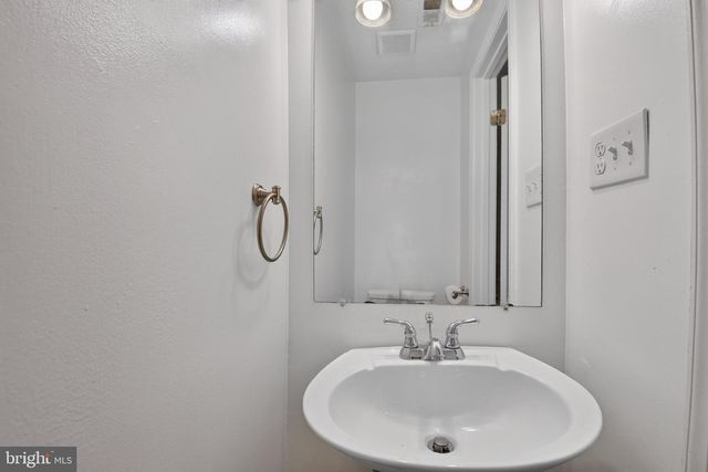 16428 PENNSBURY DR, Bowie, MD 20716