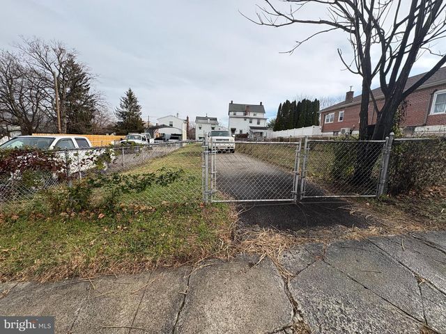 69 PALMER AVE, Coatesville, PA 19320