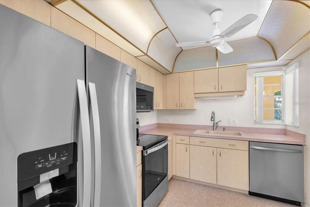 8241 BRENTWOOD ROAD 8241, Seminole, FL 33777