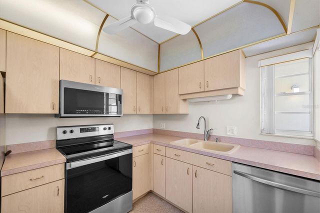 8241 BRENTWOOD ROAD 8241, Seminole, FL 33777