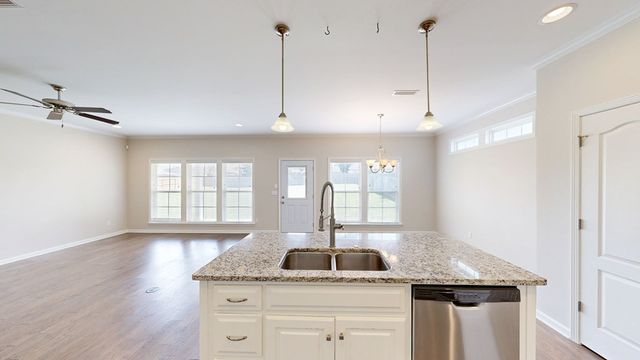 122 Litchfield Drive, Dothan, AL 36301