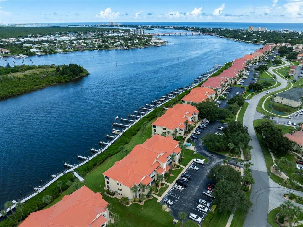 Image 2 of property listing at 462 BOUCHELLE DRIVE 104, New Smyrna Beach, FL 32169