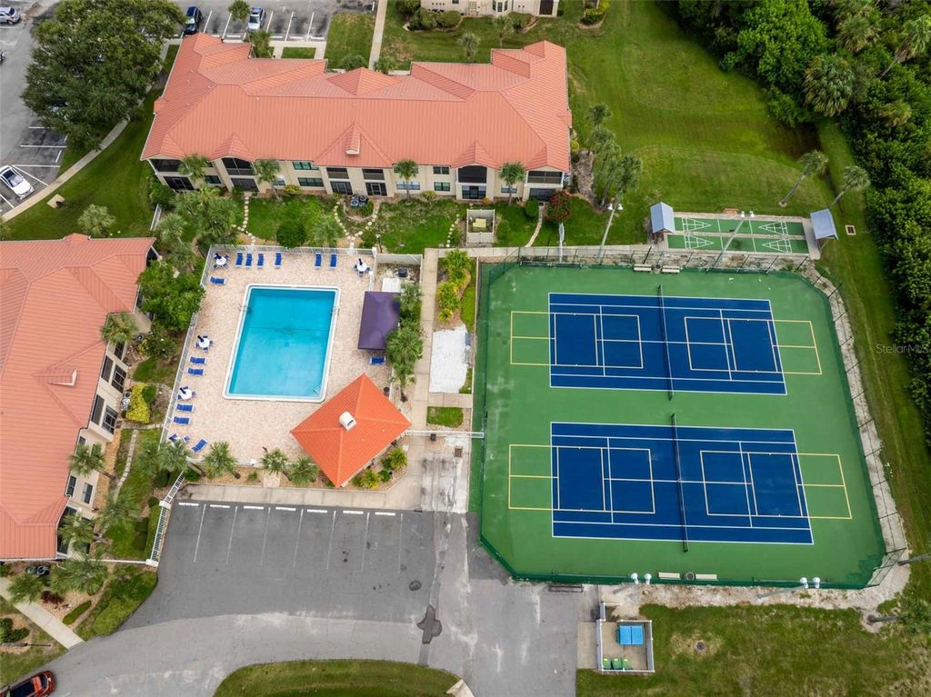 Image 12 of property listing at 462 BOUCHELLE DRIVE 104, New Smyrna Beach, FL 32169