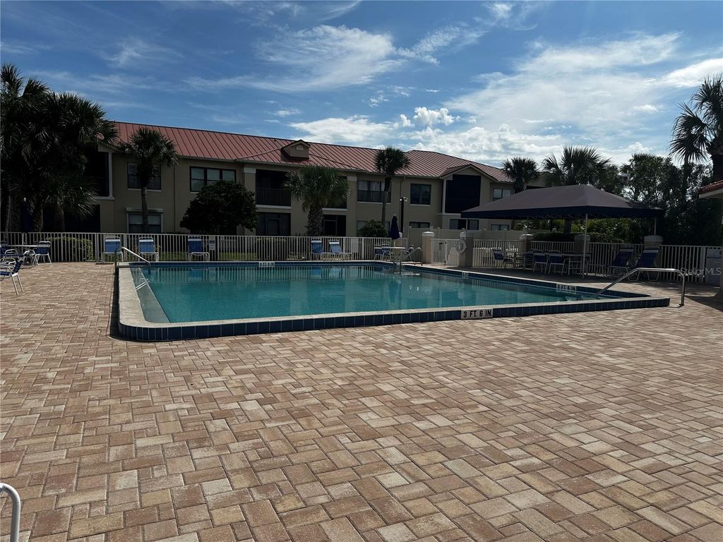 Image 15 of property listing at 462 BOUCHELLE DRIVE 104, New Smyrna Beach, FL 32169