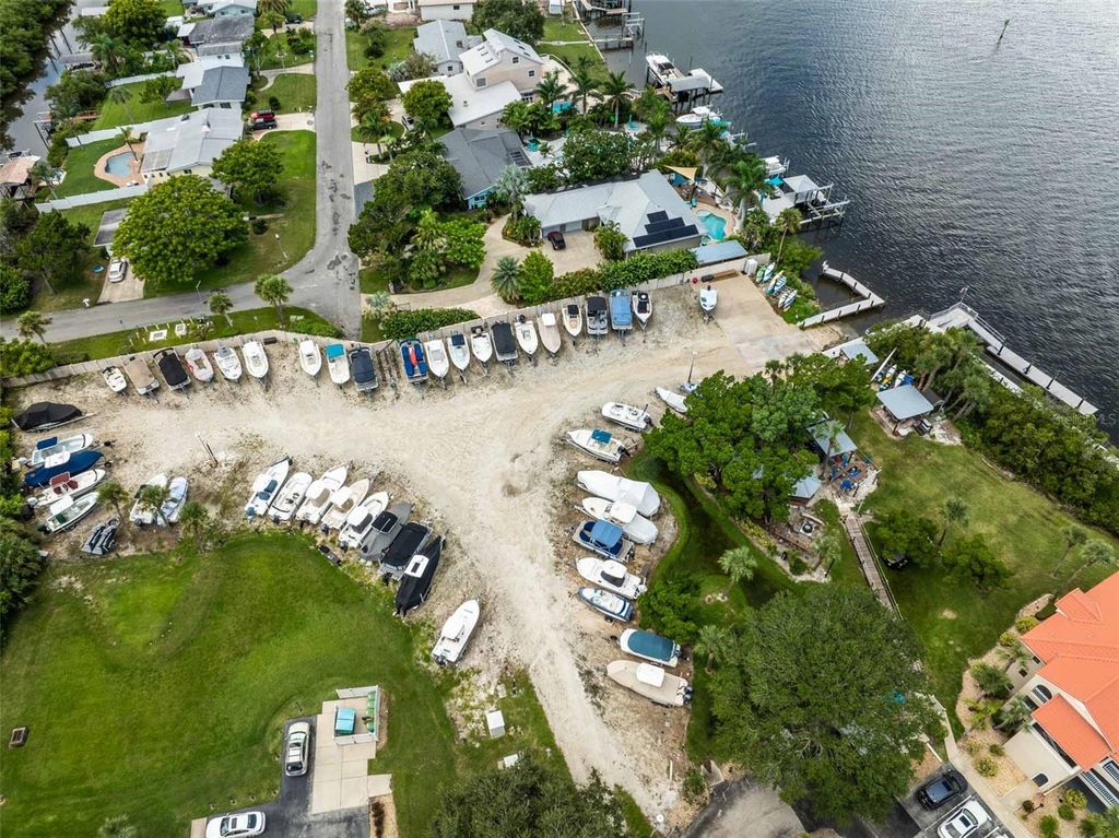 Image 16 of property listing at 462 BOUCHELLE DRIVE 104, New Smyrna Beach, FL 32169