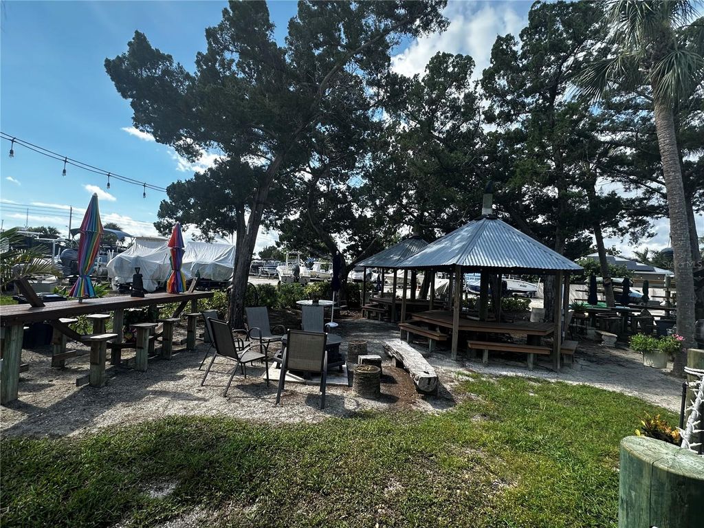 Image 18 of property listing at 462 BOUCHELLE DRIVE 104, New Smyrna Beach, FL 32169