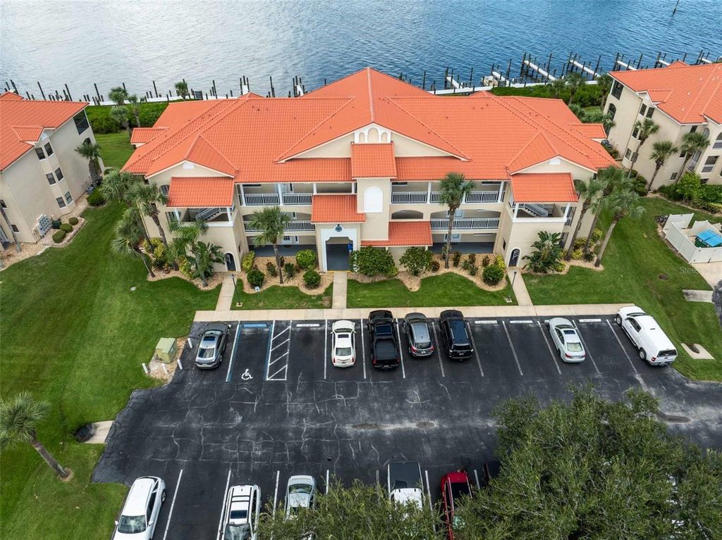 Image 3 of property listing at 462 BOUCHELLE DRIVE 104, New Smyrna Beach, FL 32169