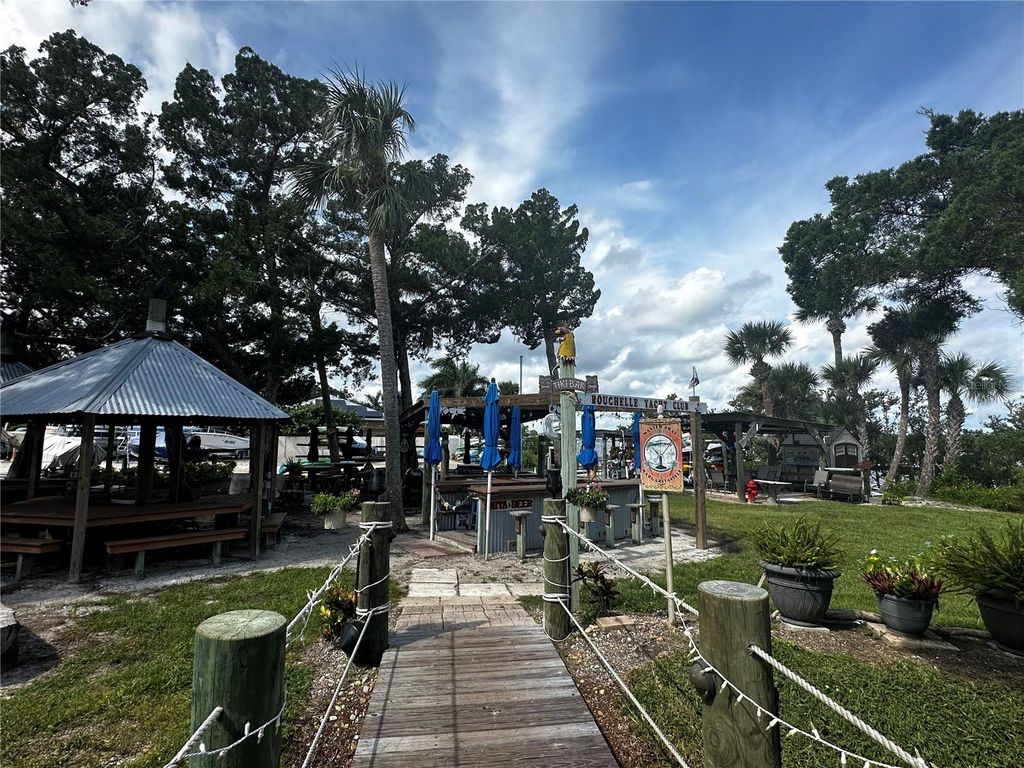 Image 21 of property listing at 462 BOUCHELLE DRIVE 104, New Smyrna Beach, FL 32169