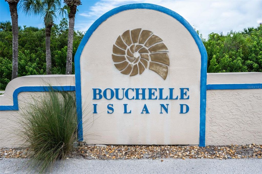 Image 22 of property listing at 462 BOUCHELLE DRIVE 104, New Smyrna Beach, FL 32169