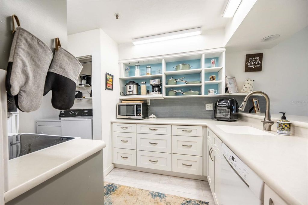 Image 27 of property listing at 462 BOUCHELLE DRIVE 104, New Smyrna Beach, FL 32169