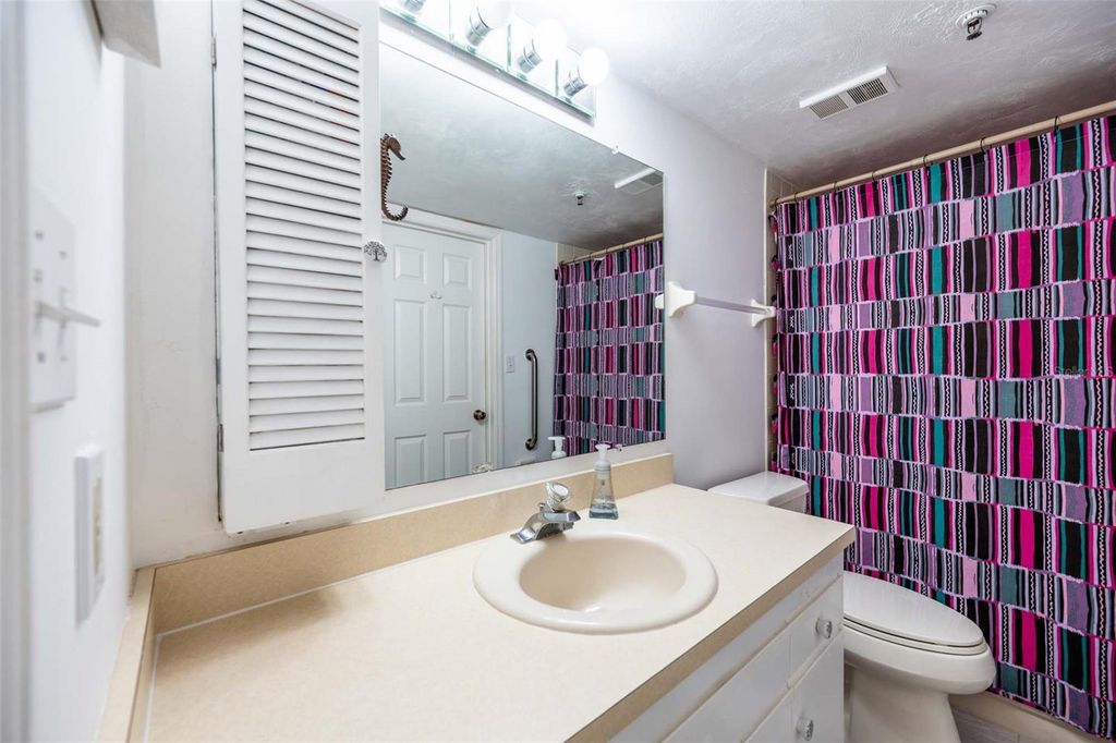 Image 44 of property listing at 462 BOUCHELLE DRIVE 104, New Smyrna Beach, FL 32169