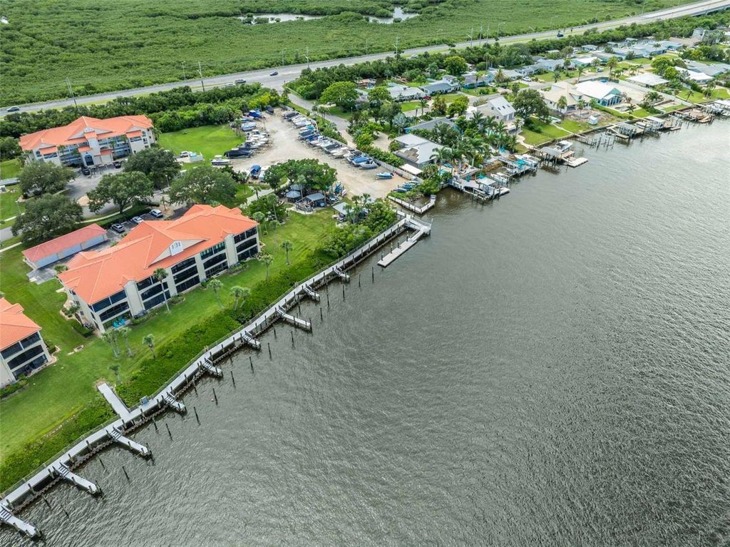 Image 6 of property listing at 462 BOUCHELLE DRIVE 104, New Smyrna Beach, FL 32169