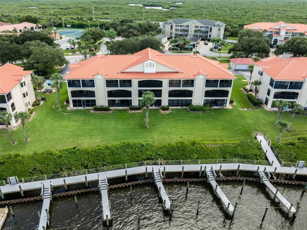 Image 7 of property listing at 462 BOUCHELLE DRIVE 104, New Smyrna Beach, FL 32169