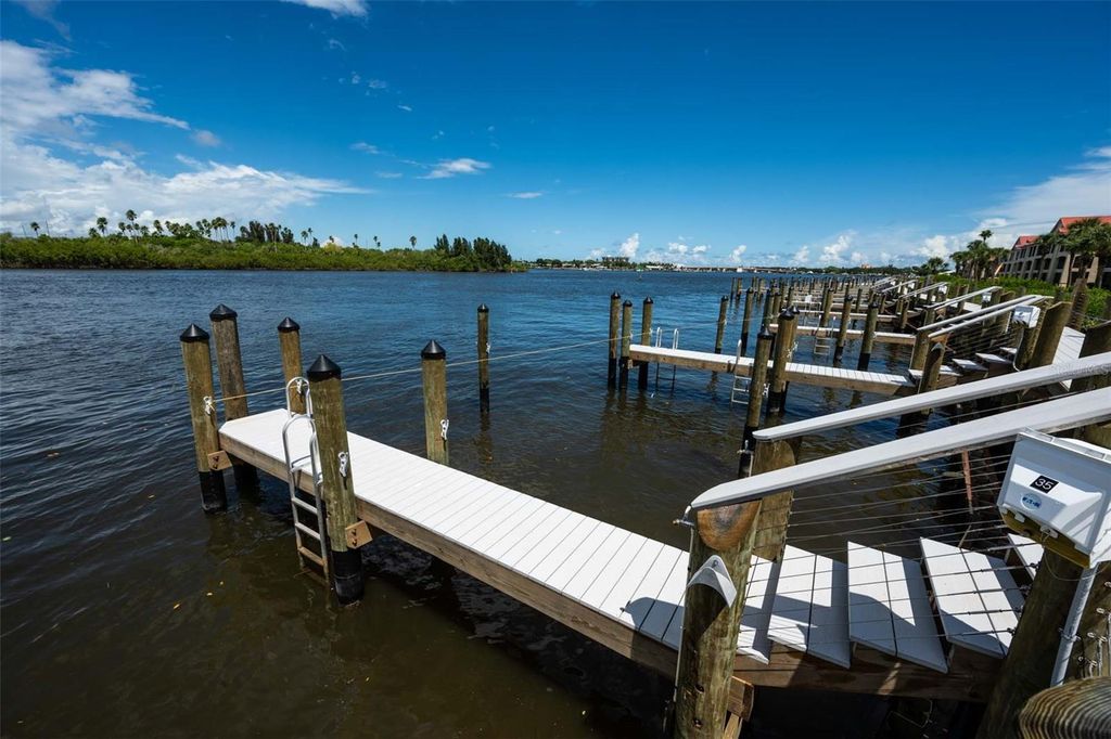 Image 9 of property listing at 462 BOUCHELLE DRIVE 104, New Smyrna Beach, FL 32169