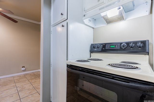 8702 Village Dr Apt 804, San Antonio, TX 78217