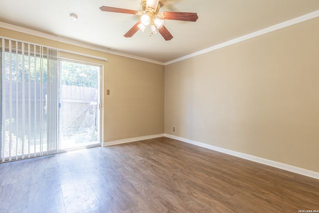 8702 Village Dr Apt 804, San Antonio, TX 78217