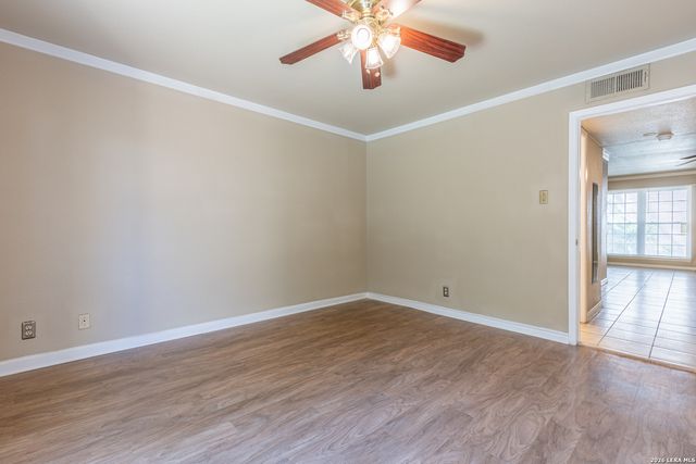 8702 Village Dr Apt 804, San Antonio, TX 78217